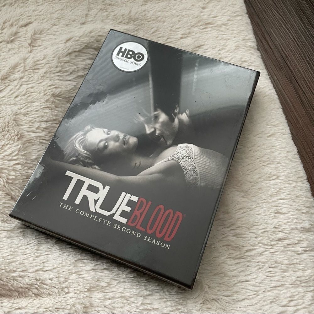 Nwt TRUE BLOOD Season 2